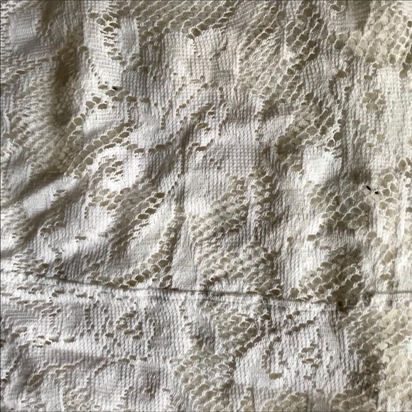 White Lace Crop Tank Top - Picture 3 of 3